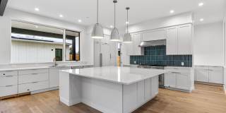 LUXURY LIVING 5 Bed 5 Bath New Home Located In Boulder- Available now! Gallery 10