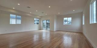 915 North Ridgewood Place Gallery 9