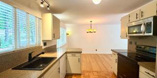 Winslow mid-century rambler....refreshed and ready to call home Gallery 3