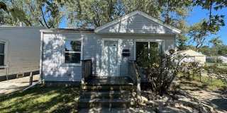 Renovated Cozy Two Bedroom Home Gallery 1