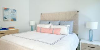 ** YOU WANT LUXURY AT ITS FINEST**ABSOLUTELY STUNNING ENTERTAINMENT 4\5 MOORINGS HOME ** Gallery 84