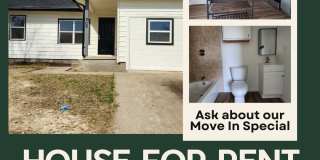 Beautifully Remodeled 3 Bed / 2 Bath Home with Large Backyard Gallery 1