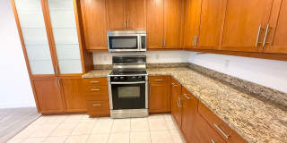 2BR Condo with Private Patio Near Discovery Park – Blue Heron Community Gallery 8