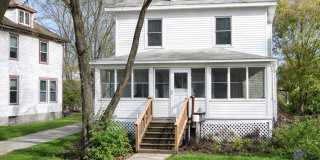 Como 7 Bed 4 Bath House ~ Spacious Open Concept Kitchen/Dining/Living Area~ Available September 2027 Gallery 1