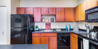 Uptown Lake Apartments Gallery 10