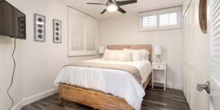 THE BAYSIDE Gallery 15