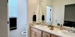 3 Bedroom town home  in Aurora Gallery 26