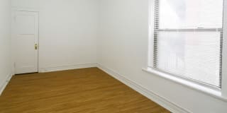 5411-5421 S. Ellis Avenue Gallery 24