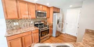Large, Well-Maintained Duplex Gallery 10