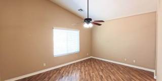 Beautiful 4 bedroom for rent. Gallery 26