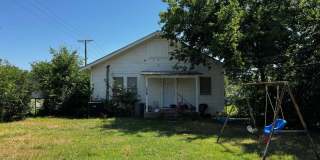 Large 2 Bed 1 Bath corner-lot home in Highland! Gallery 20