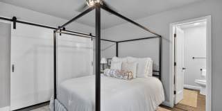 Spacious 4BR House in Denver Gallery 12