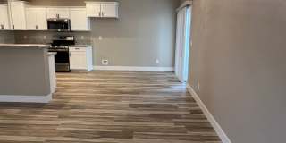 3 Bedroom Home Located in El Camino Village PETS OK Gallery 6