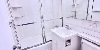 231 E 46th St Gallery 8