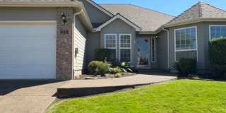 Three Bedroom, Two Bath in the Vineyards Neighborhood Gallery 1