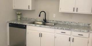 409 N Cedar Street Gallery 6