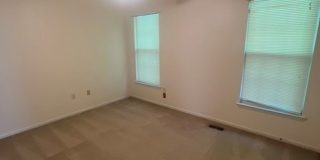 Spacious and Spectacular! 4 Bedroom home on gorgeous lot. Gallery 31
