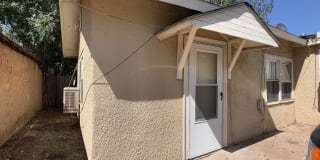 916 Axtell Apt C Gallery 1