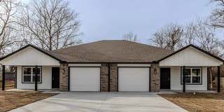 3 Bed | 2 Bath Luxury Duplex Gallery 1