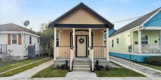 2322 Allen St Gallery 1