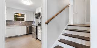 Historic Laurelhurst Home ~ Quiet Neighborhood~ Stunning Water View! 4 Mins to U Village/UW Historic Laurelhurst Home ~ Quiet Neighborhood~ Stunning Water View! 4 Mins to U Village/UW Gallery 19