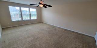 4 Bed, 3.5 Townhome in Five Forks is Available! Gallery 14