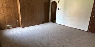 208 W Elizabeth St Gallery 9