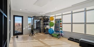 AMLI at Uptown Gallery 20