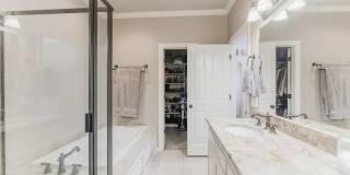 3 bedroom, 2 bathroom Midtown Beauty in Tulsa, OK! Gallery 16