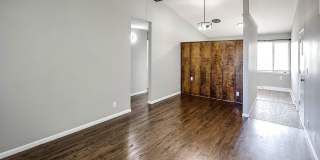 Top-Floor 2-Bedroom Apartment with Vaulted Ceilings! Gallery 2