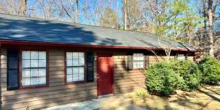 Adorable 3 Bedroom home Convenient to Downtown Durham Gallery 1