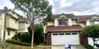 No Rear Neighbors 2-Bedroom Primary Suite Townhome for Lease in Castro Valley Gallery 1