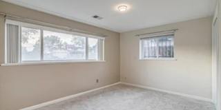 Room in a large shared home, great neighborhood, friendly roommates! Gallery 13