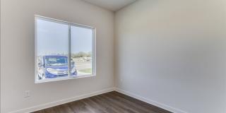 Beautiful Four Bedroom, Two Bathroom Falcon Falls Gallery 21