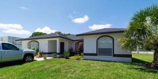 3 Bedroom in Palmetto Available Now! - Free Application Gallery 1