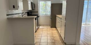 735 North Sycamore Avenue Gallery 1