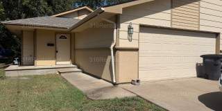 $1,300 - 314 Columbia - 3 Bed / 2 Bath Duplex Gallery 1
