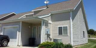 GREAT LOCATION! PLENTY OF STORAGE! Gallery 1