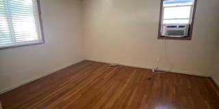 4 bedroom 1 1/2 bath single family house with yard. Gallery 45