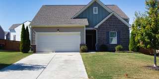 AVAILABLE NOW! 4 Bedroom 2 Bathroom Ranch in Sought After Neighborhood Gallery 1