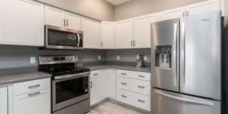 Fully Furnished Townhome Blocks Away From Downtown Gallery 14