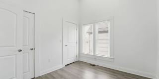 522 Kelton Avenue Gallery 28