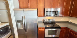 3 Bed, 2.5 Bath Townhome w/ 2 Car Garage Gallery 9