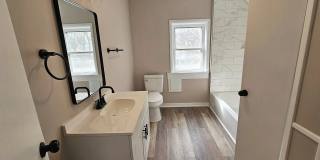 3930 Webster Street Gallery 7