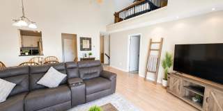 270 Tulip Lane Gallery 3