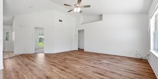 Charming Navarre Home with Large Lot & Holley by the Sea Amenities! Gallery 9