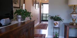 Spacious 2bed / 1bath condo on Pontoosuc Lake with Lake Access Gallery 3