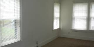 2 Bedroom Home-Downtown Gallery 5