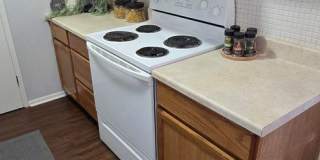 Renovated Two Bedroom Condo with Garage Space in Ladue School District Gallery 5