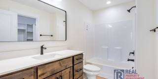 BRAND NEW 3 bed 2.5 Bath Townhome - Small dog negotiable Gallery 19